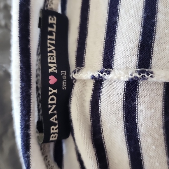 Brandy Melville v-neck top size small - Picture 3 of 4